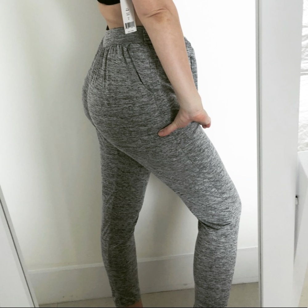 NWT light grey tie front booty enhancing joggers - Picture 8 of 8